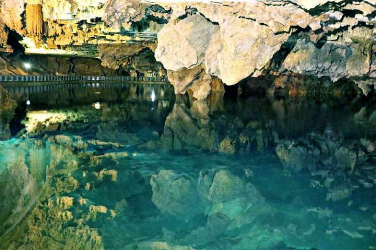 Ali_Sadr_Cave_of_Hamedan3